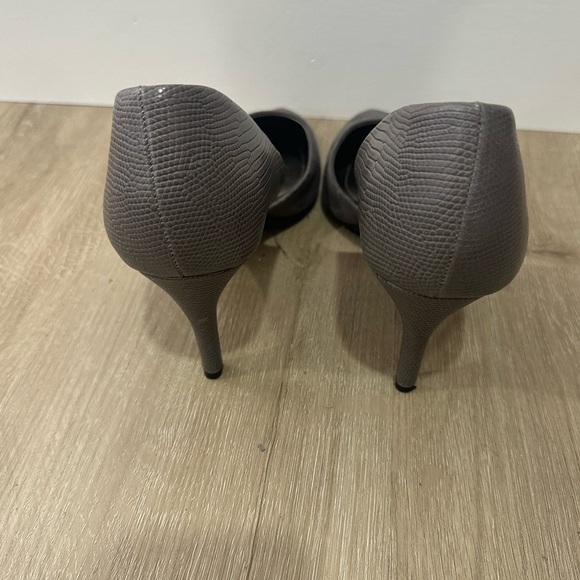 Bandolino gray pumps - Picture 3 of 4